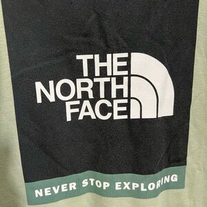 North Face Men’s small short sleeve t-shirt
